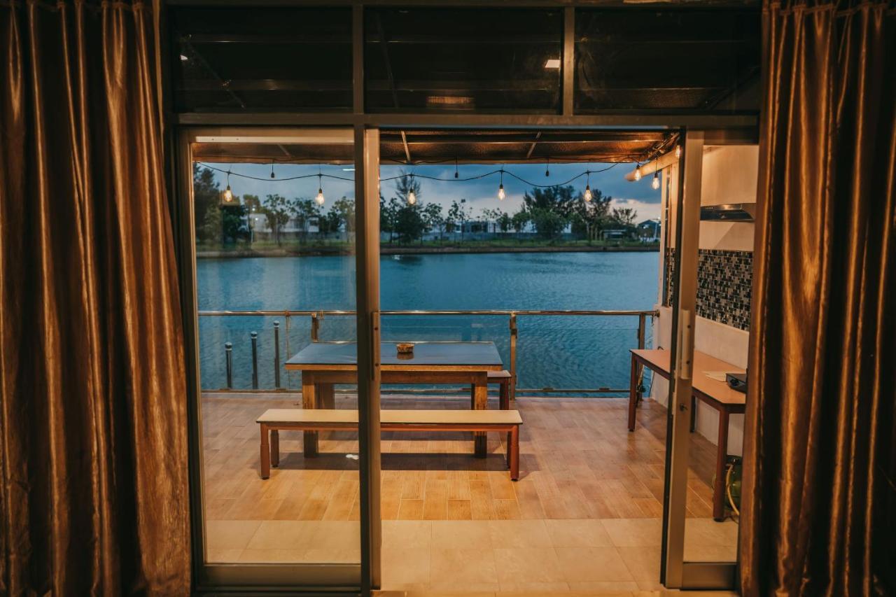 Canoe And Fishing , Free Pickup Villa Batam Bagian luar foto